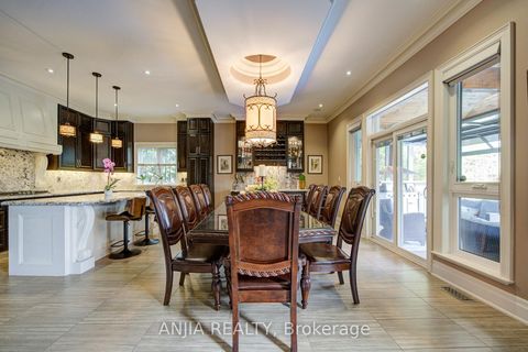 Photo 9 at 452 Fernleigh Circle S, Crosby, Richmond Hill
