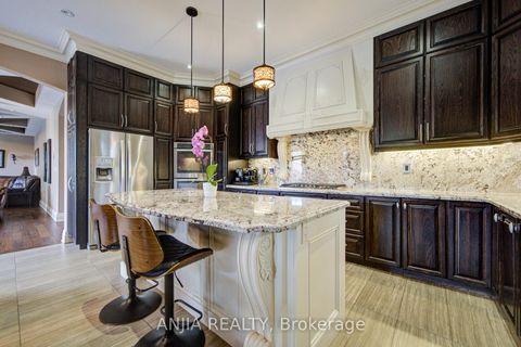 Photo 13 at 452 Fernleigh Circle S, Crosby, Richmond Hill