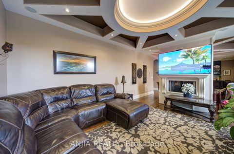 Photo 15 at 452 Fernleigh Circle S, Crosby, Richmond Hill