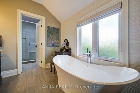 Photo 21 at 452 Fernleigh Circle S, Crosby, Richmond Hill
