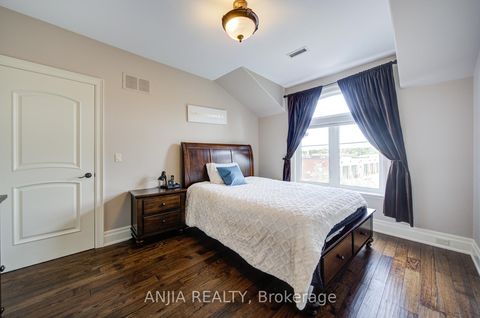 Photo 23 at 452 Fernleigh Circle S, Crosby, Richmond Hill