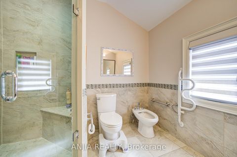 Photo 27 at 452 Fernleigh Circle S, Crosby, Richmond Hill