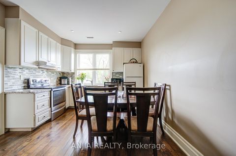 Photo 28 at 452 Fernleigh Circle S, Crosby, Richmond Hill