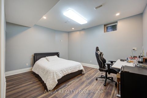 Photo 35 at 452 Fernleigh Circle S, Crosby, Richmond Hill