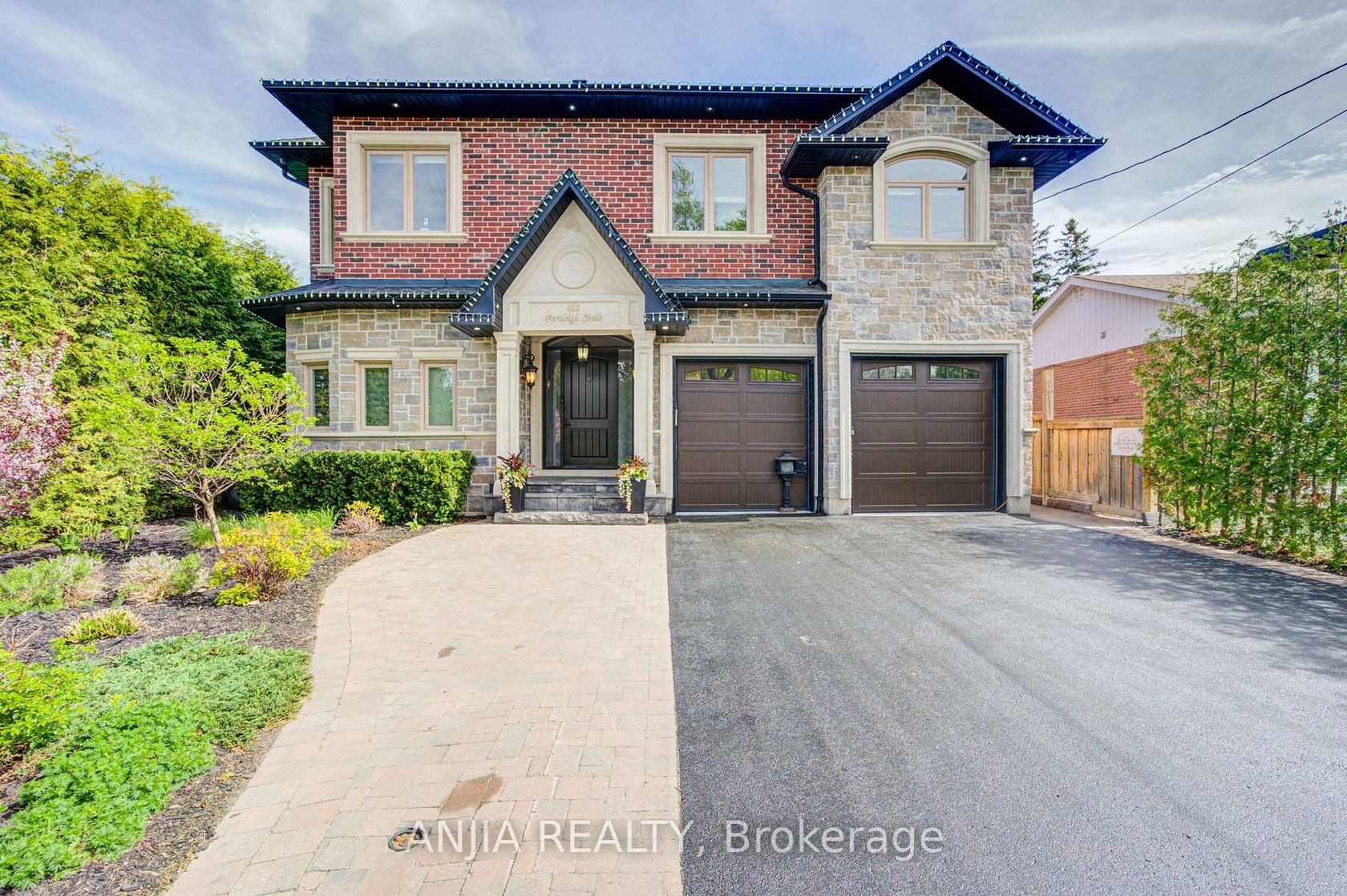 452 Fernleigh Circle S, Crosby, Richmond Hill photo number 2