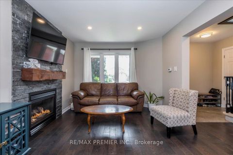 Photo 1 at 129 Chalmers Drive, Painswick South, Barrie