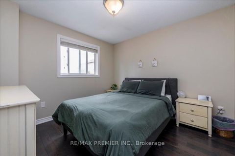 Photo 8 at 129 Chalmers Drive, Painswick South, Barrie
