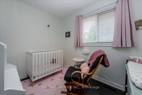 Photo 11 at 129 Chalmers Drive, Painswick South, Barrie