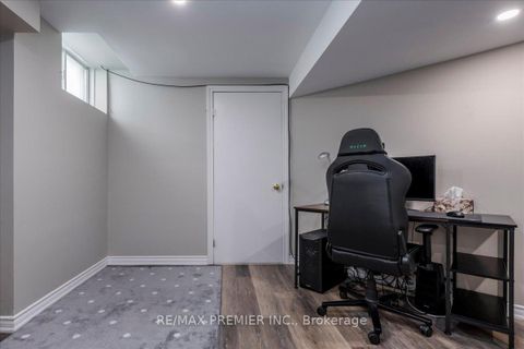 Photo 12 at 129 Chalmers Drive, Painswick South, Barrie