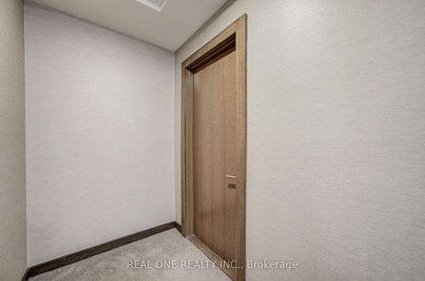 Photo 3 at 5814 - 386 Yonge Street, Bay Street Corridor, Toronto