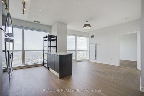 Photo 6 at 5814 - 386 Yonge Street, Bay Street Corridor, Toronto
