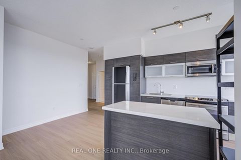 Photo 10 at 5814 - 386 Yonge Street, Bay Street Corridor, Toronto
