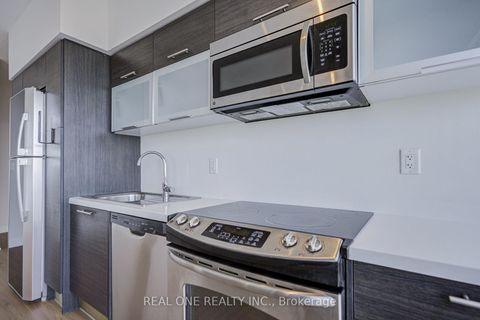 Photo 14 at 5814 - 386 Yonge Street, Bay Street Corridor, Toronto