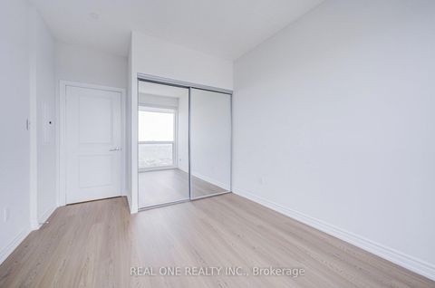 Photo 27 at 5814 - 386 Yonge Street, Bay Street Corridor, Toronto