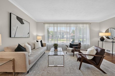 Photo 7 at 7 Greening Crescent, Rosethorn, Toronto