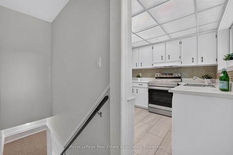 Photo 11 at 7 Greening Crescent, Rosethorn, Toronto