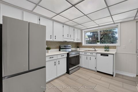 Photo 13 at 7 Greening Crescent, Rosethorn, Toronto