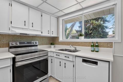 Photo 14 at 7 Greening Crescent, Rosethorn, Toronto