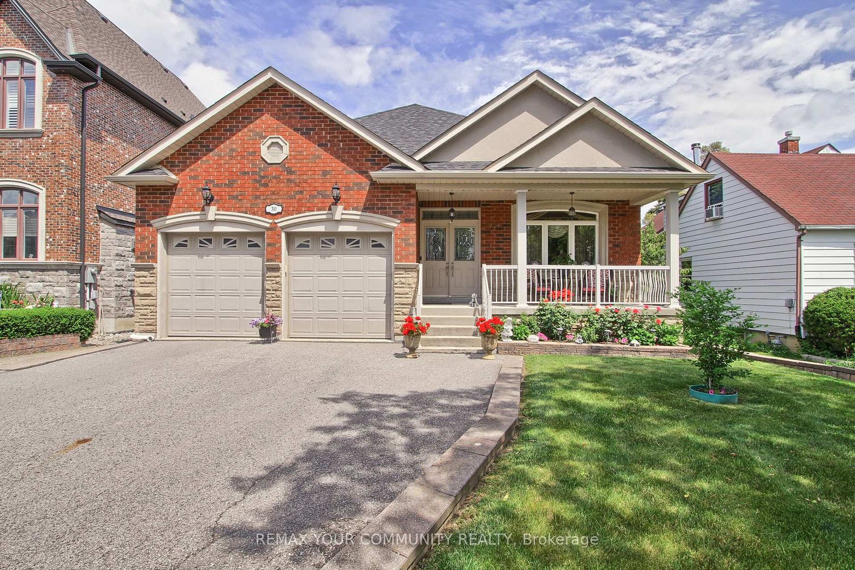 30 ELM GROVE Avenue, Oak Ridges, Richmond Hill photo number 2