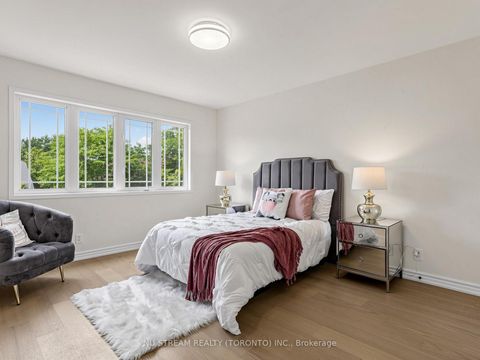 Photo 11 at 157 Bilbrough Street, Bayview Northeast, Aurora