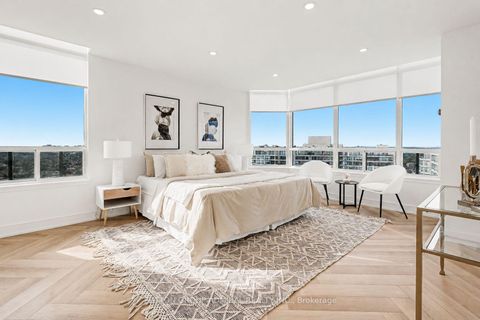 Photo 10 at PH110 - 7250 Yonge Street, Yorkhill, Vaughan