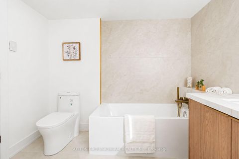 Photo 13 at PH110 - 7250 Yonge Street, Yorkhill, Vaughan