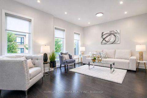 Photo 3 at 30 Kenneth Wood Crescent, Newtonbrook East, Toronto