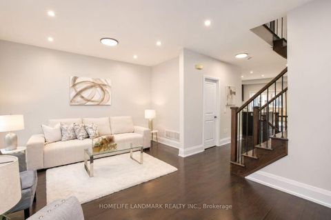 Photo 5 at 30 Kenneth Wood Crescent, Newtonbrook East, Toronto