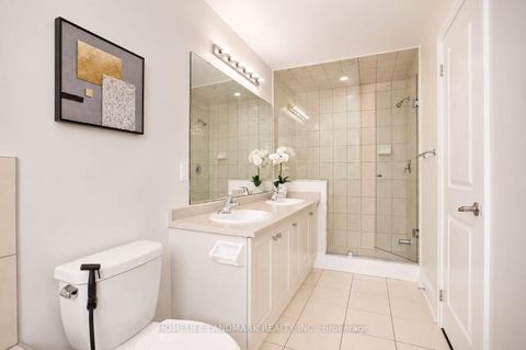 Photo 11 at 30 Kenneth Wood Crescent, Newtonbrook East, Toronto