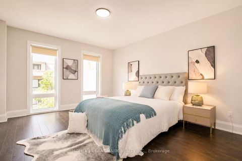 Photo 12 at 30 Kenneth Wood Crescent, Newtonbrook East, Toronto
