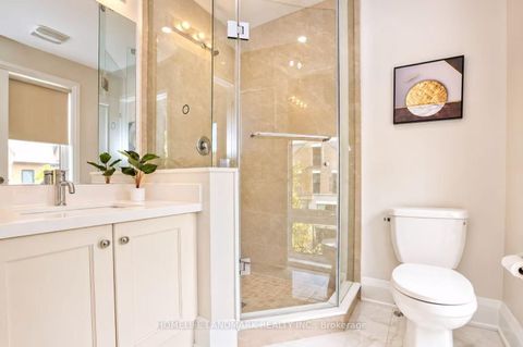 Photo 13 at 30 Kenneth Wood Crescent, Newtonbrook East, Toronto