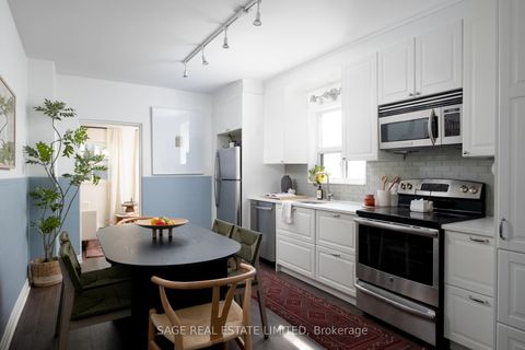 Photo 6 at 221 Palmerston Avenue, Bellwoods, Toronto