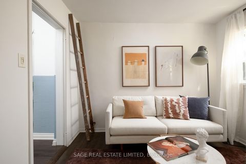 Photo 9 at 221 Palmerston Avenue, Bellwoods, Toronto