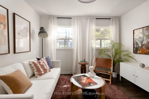 Photo 10 at 221 Palmerston Avenue, Bellwoods, Toronto