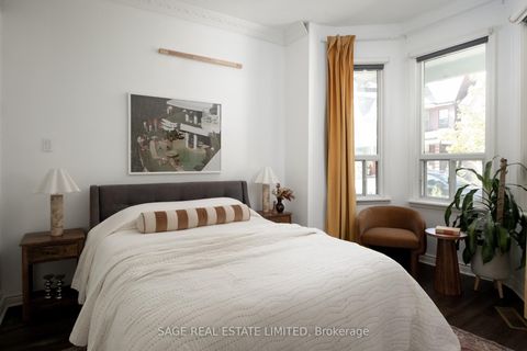 Photo 13 at 221 Palmerston Avenue, Bellwoods, Toronto