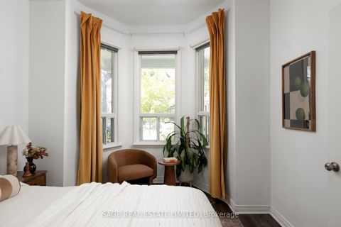 Photo 16 at 221 Palmerston Avenue, Bellwoods, Toronto