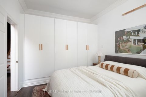 Photo 17 at 221 Palmerston Avenue, Bellwoods, Toronto