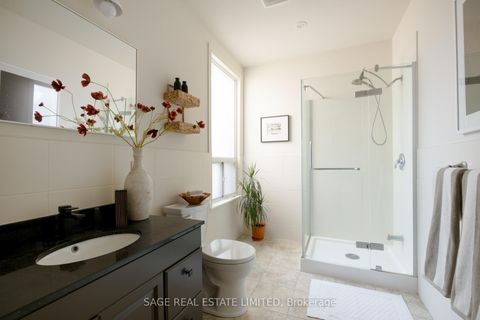Photo 21 at 221 Palmerston Avenue, Bellwoods, Toronto