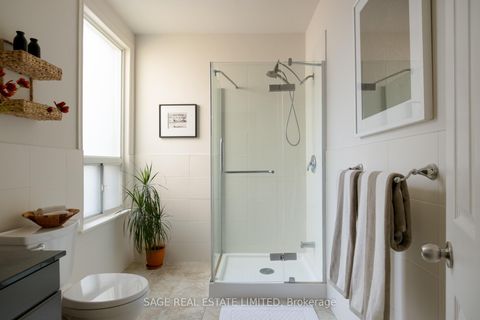 Photo 22 at 221 Palmerston Avenue, Bellwoods, Toronto