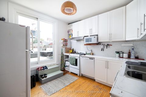 Photo 28 at 221 Palmerston Avenue, Bellwoods, Toronto