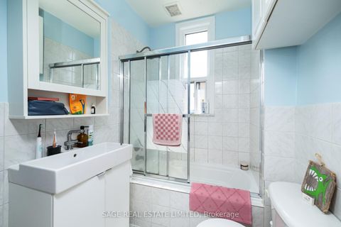 Photo 31 at 221 Palmerston Avenue, Bellwoods, Toronto
