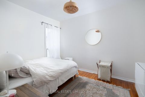 Photo 32 at 221 Palmerston Avenue, Bellwoods, Toronto