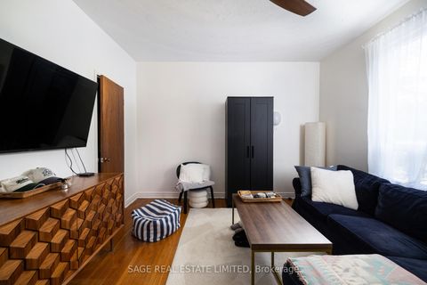 Photo 35 at 221 Palmerston Avenue, Bellwoods, Toronto