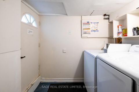 Photo 38 at 221 Palmerston Avenue, Bellwoods, Toronto
