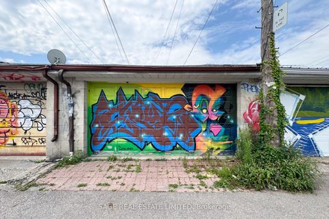 Photo 45 at 221 Palmerston Avenue, Bellwoods, Toronto