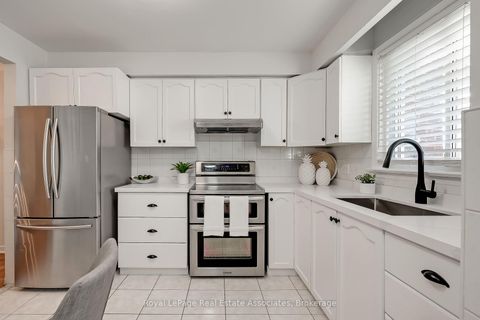 Photo 2 at 70 - 3 Centennial Pk Road, West Deane, Toronto