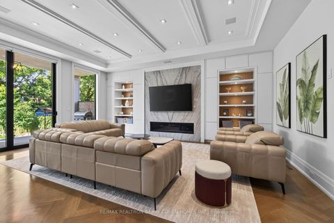 Photo 10 at 154 Yonge Boulevard, Nortown, Toronto