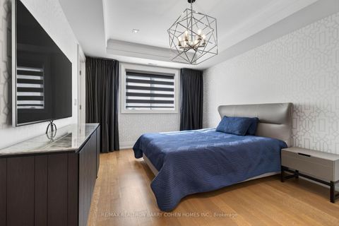 Photo 26 at 154 Yonge Boulevard, Nortown, Toronto