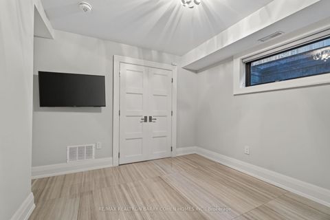 Photo 43 at 154 Yonge Boulevard, Nortown, Toronto