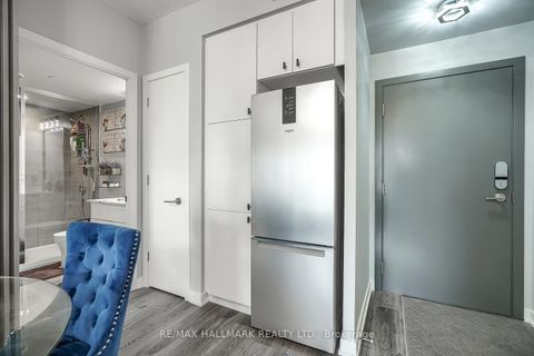 Photo 4 at 421 - 9 Tecumseth Street, Niagara, Toronto